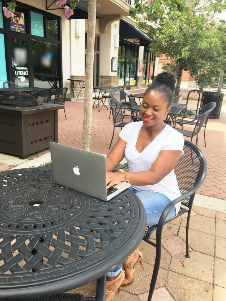 Why Every Single Mom Absolutely Must Have a Side Hustle